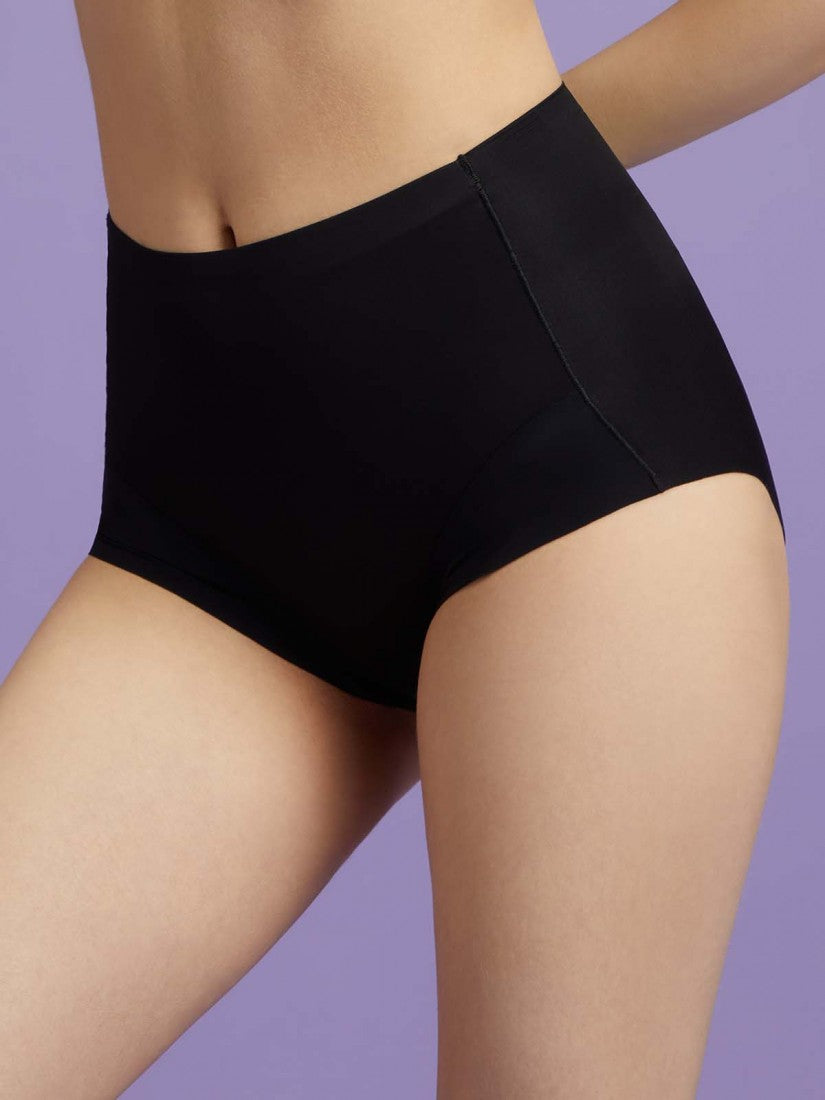 Invisible Mid-rise Lite-control Short Brief