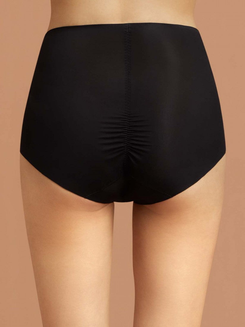 Invisible Mid-rise Lite-control Short Brief