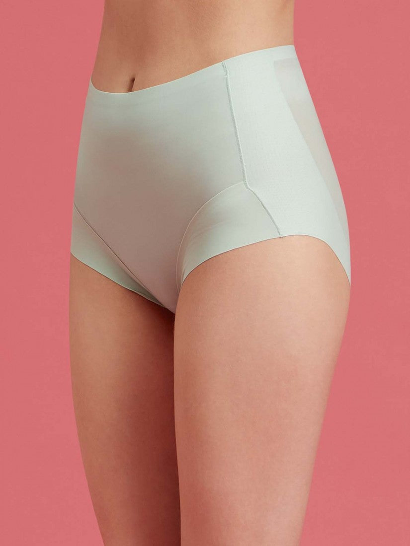 Invisible Mid-rise Lite-control Short Brief